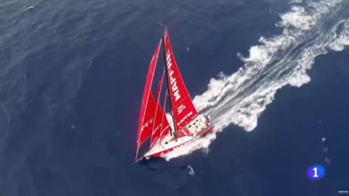 Telediario 1 - Las tripulaciones del Mapfre y del ElCano se desean suerte mutuamente