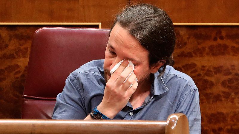 Iglesias pide retirar la medalla al "malnacido" de 'Billy el Niño' y Zoido responde que la ley no lo permite