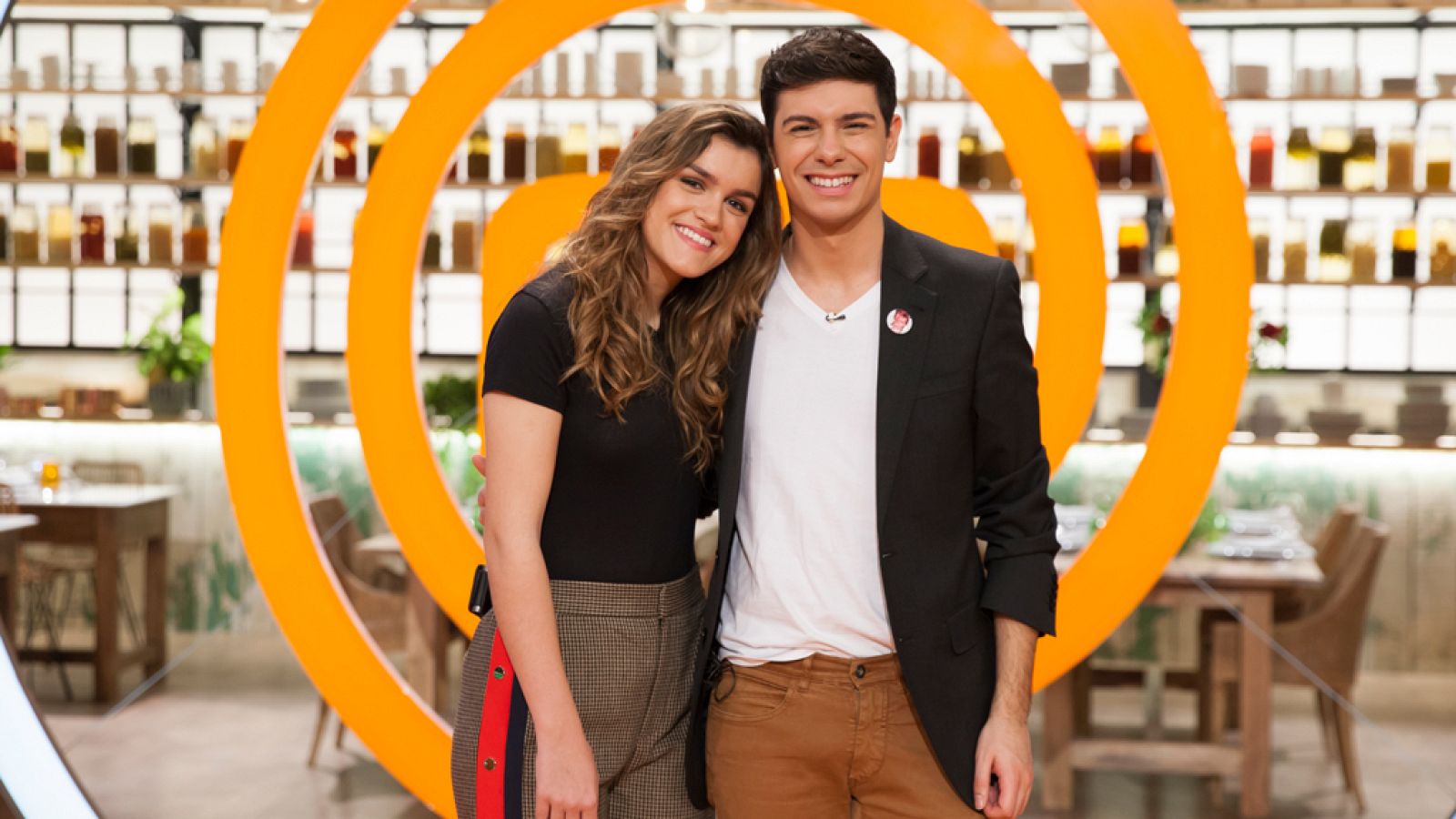 MasterChef 6 - Amaia y Alfred llegan a las cocinas | Ver
