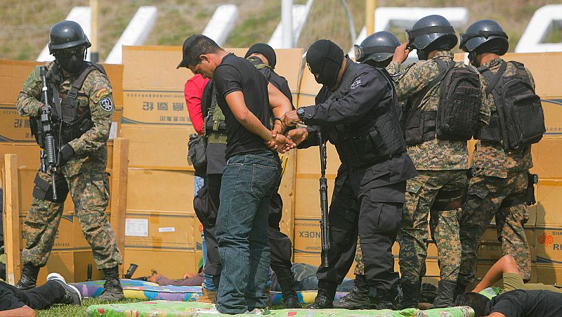 Un cuerpo de élite de la Policía de El Salvador, supuestamente financiado por EE.UU., estaría ejecutando extrajudicialmente a pandilleros