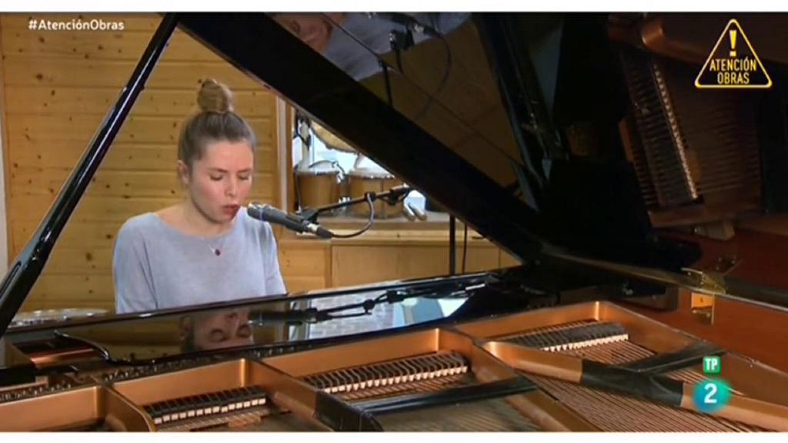 Atención Obras - Conoceremos lo nuevo de la cantante, compositora y pianista ELE