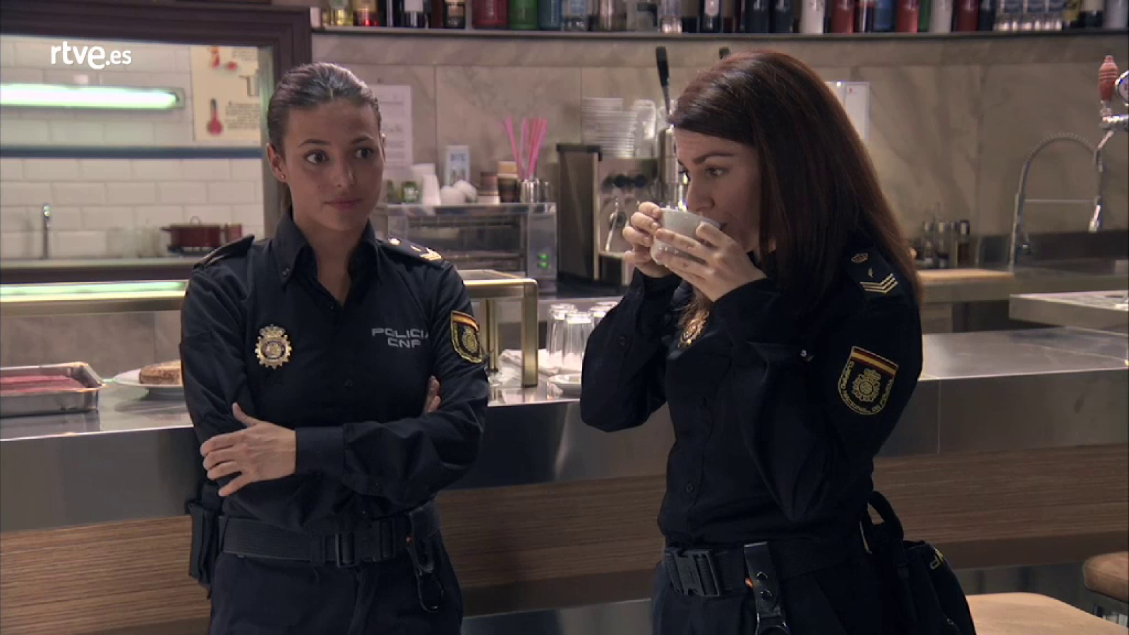 Servir y proteger - Lola y Espe hablan con Teresa