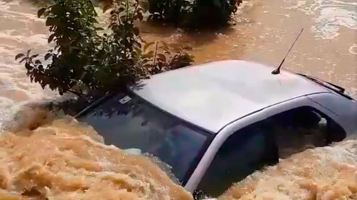 Informativo 24h - Las lluvias torrenciales causan incidentes e inundaciones en Valencia, Albacete y Murcia