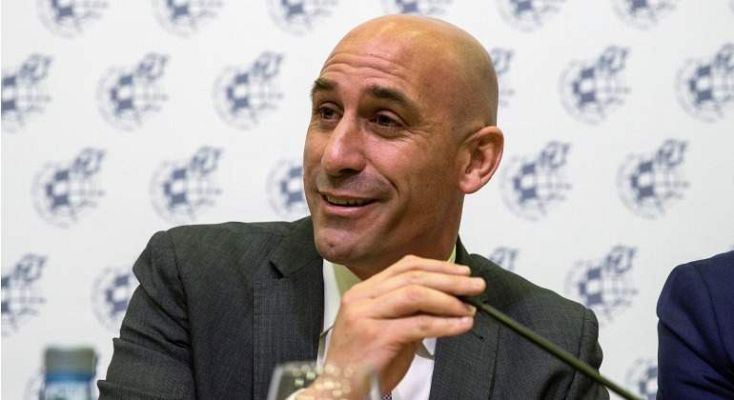 Telediario 1 - Rubiales acusa a Larrea de un "despilfarro  tremendo" por el viaje de "superlujo" a Rusia