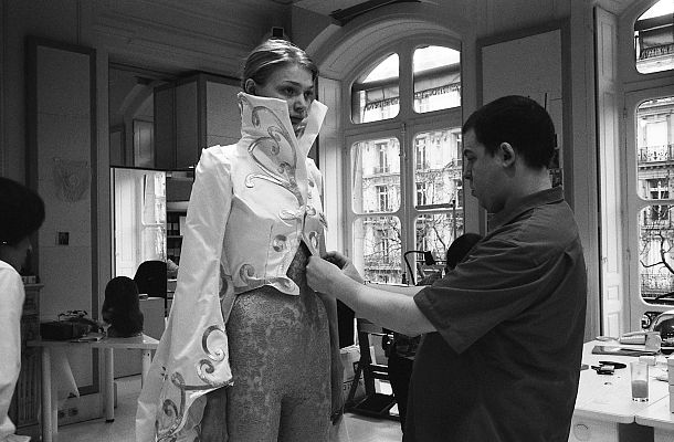  - McQueen. Detras de las cámaras,