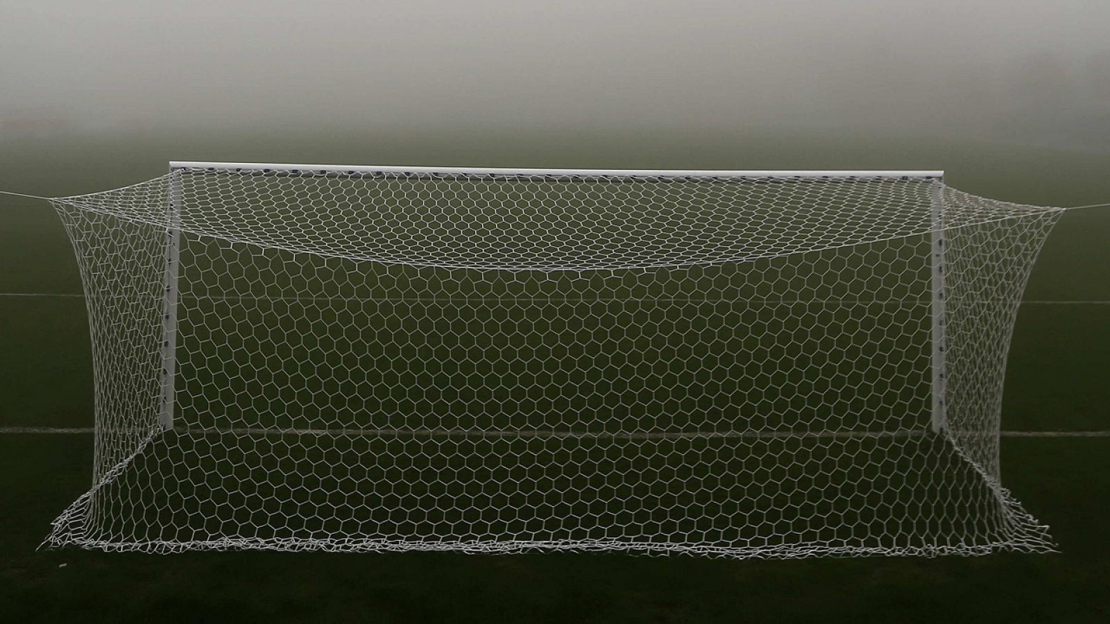 Asi se fabrican las porterías del Mundial | Ver