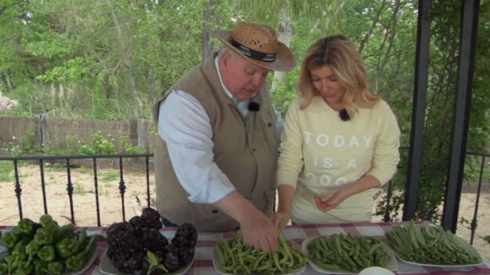 Aquí la Tierra - Plantamos guisantes y habas rosas