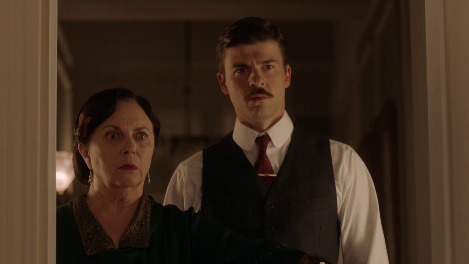 La otra mirada - Martín descubre la verdad sobre el embarazo de Manuela