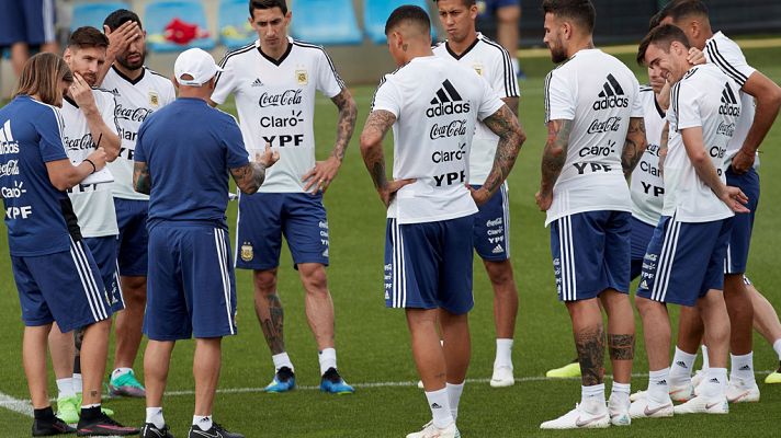Telediario 1 - Reacciones encontradas a la suspensión del partido que Argentina iba a jugar en Jerusalén