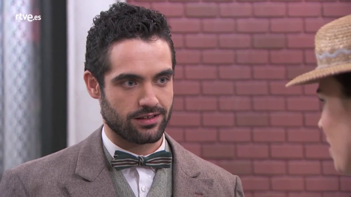 Acacias 38 - Íñigo no quiere esconder su relación con Leonor