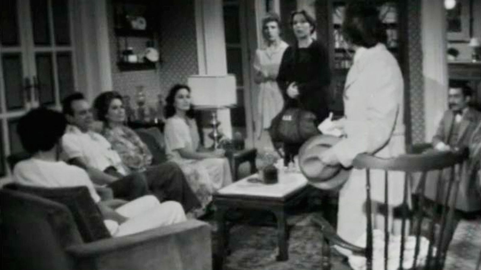 Arxiu TVE Catalunya - Les nits de la tieta Rosa - Qui és el mort de l'escala?