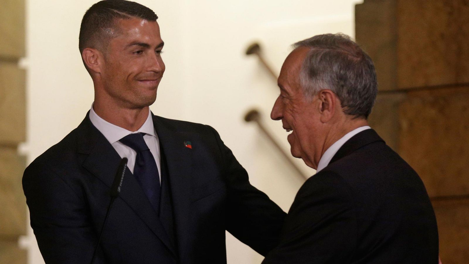 Cristiano Ronaldo parte a Rusia sin decidir su futuro en el Madrid | Ver