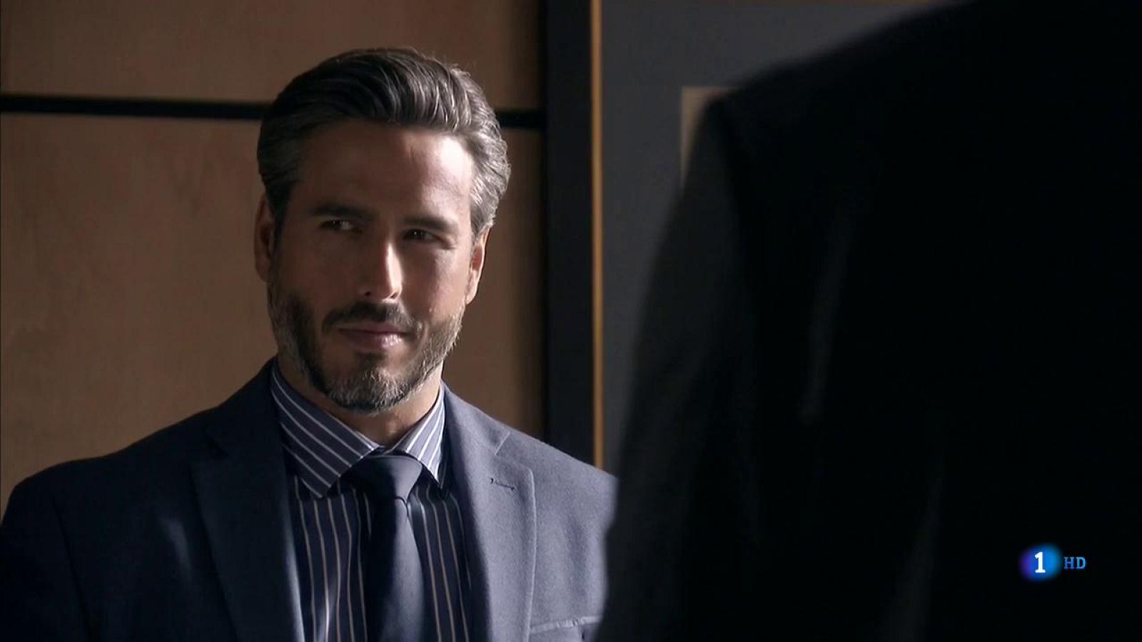 Servir y proteger - Somoza quiere a Julio en su equipo