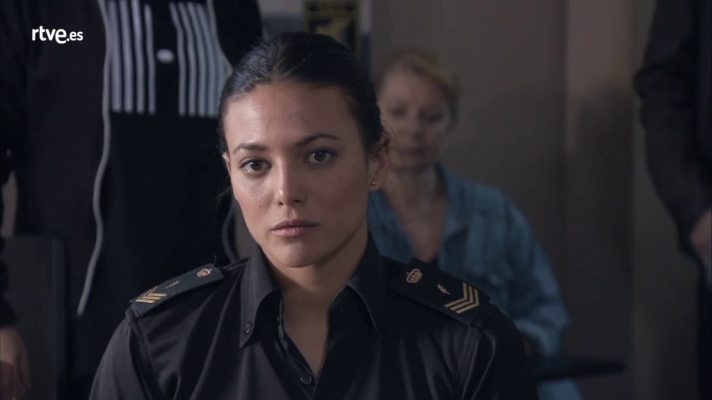 Servir y proteger - Lola confirma que los ronquidos son suyos