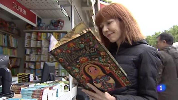 Telediario 1 - Las mujeres, protagonistas de esta edición de la Feria del Libro de Madrid