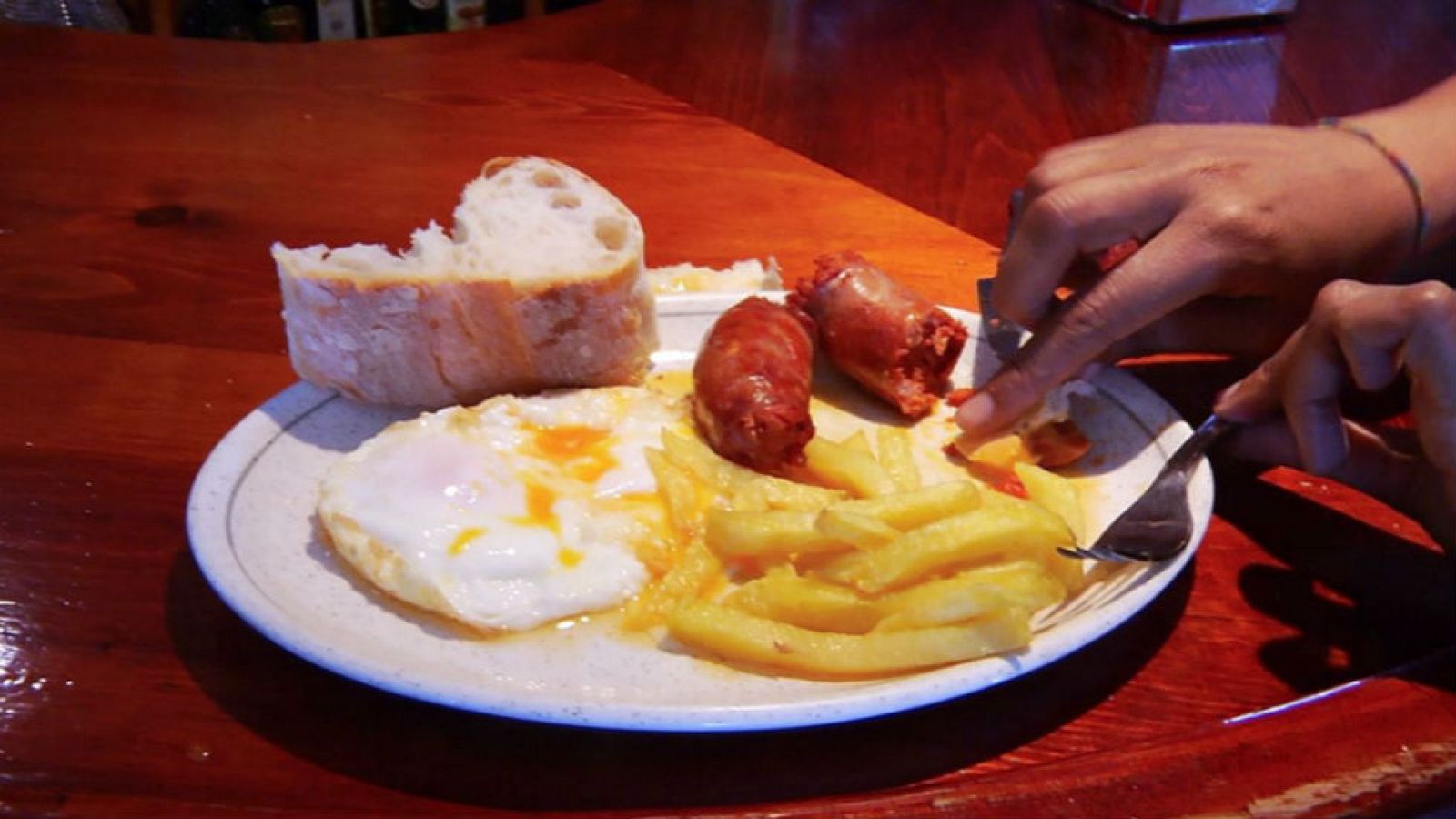 Así viven las gallinas camperas