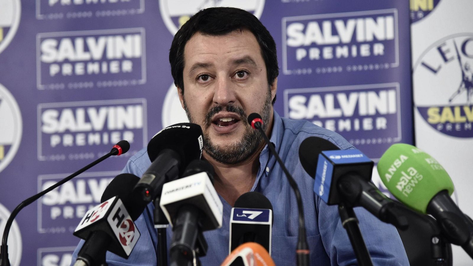 División en Italia por el plan de Salvini para expulsar a las ONG del Mediterráneo