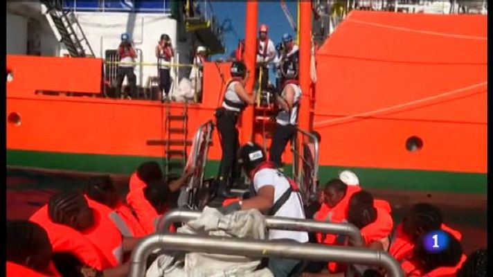 Informatiu Balear - Les Balears acolliran fins a 30 immigrants de l'Aquarius