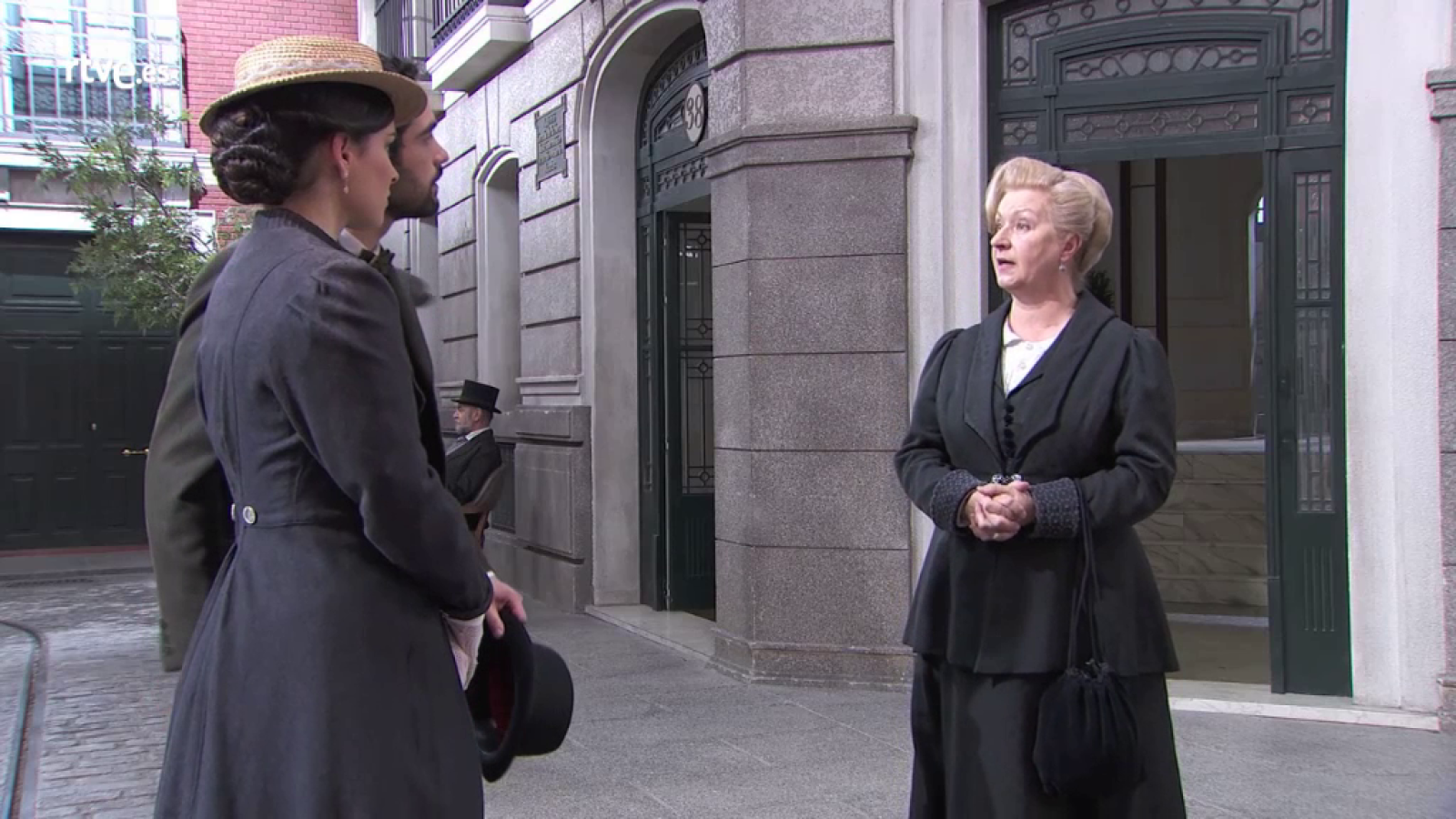 Acacias 38 - Susana da un ultimatum a Íñigo y Leonor