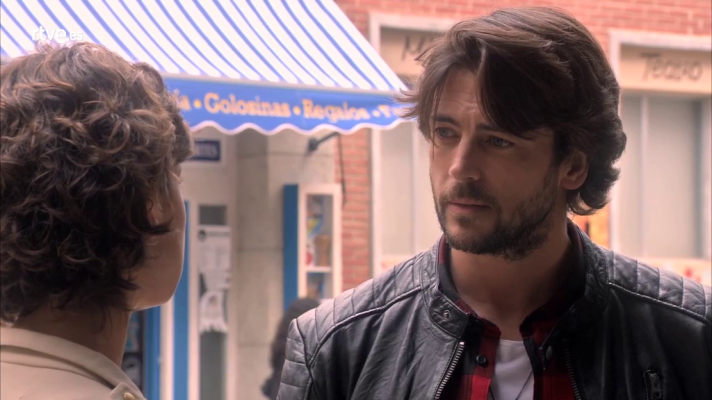 Servir y proteger - Alicia siente celos de Carol