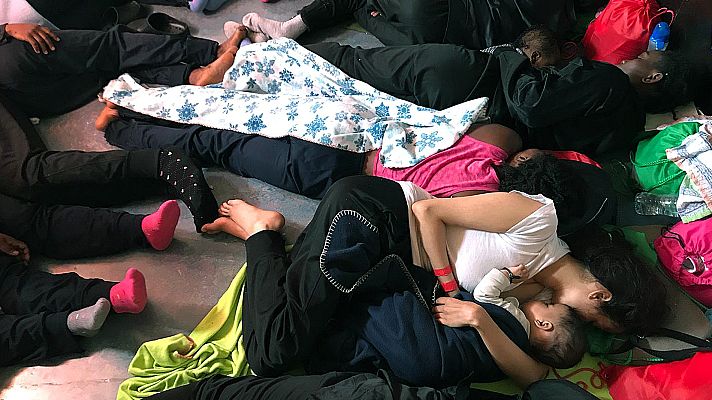 Telediario 1 - El Aquarius retrasa su llegada a Valencia por el mal clima