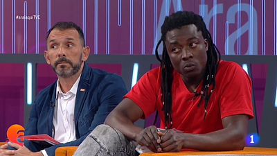 Ara i Aqu� - L'acolliment dels immigrants de l'Aquarius i qui gestiona millor el poder: els homes o les dones?