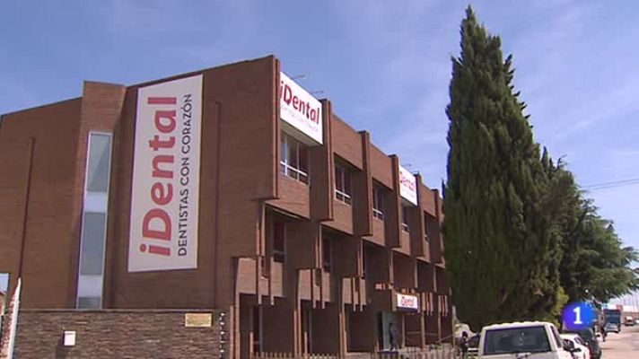 Telediario 1 - Idental cierra las 24 clínicas que tiene en España