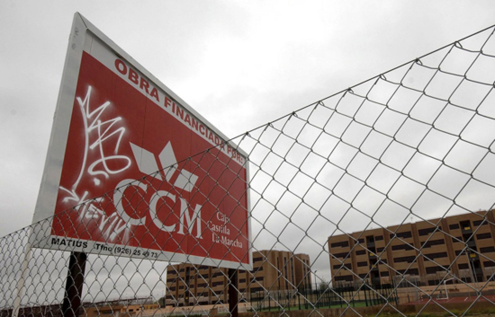 El Gobernador del Banco de España ha advertido de que la profundidad de la crisis podría llevar a reestructurar más entidades financieras | Ver