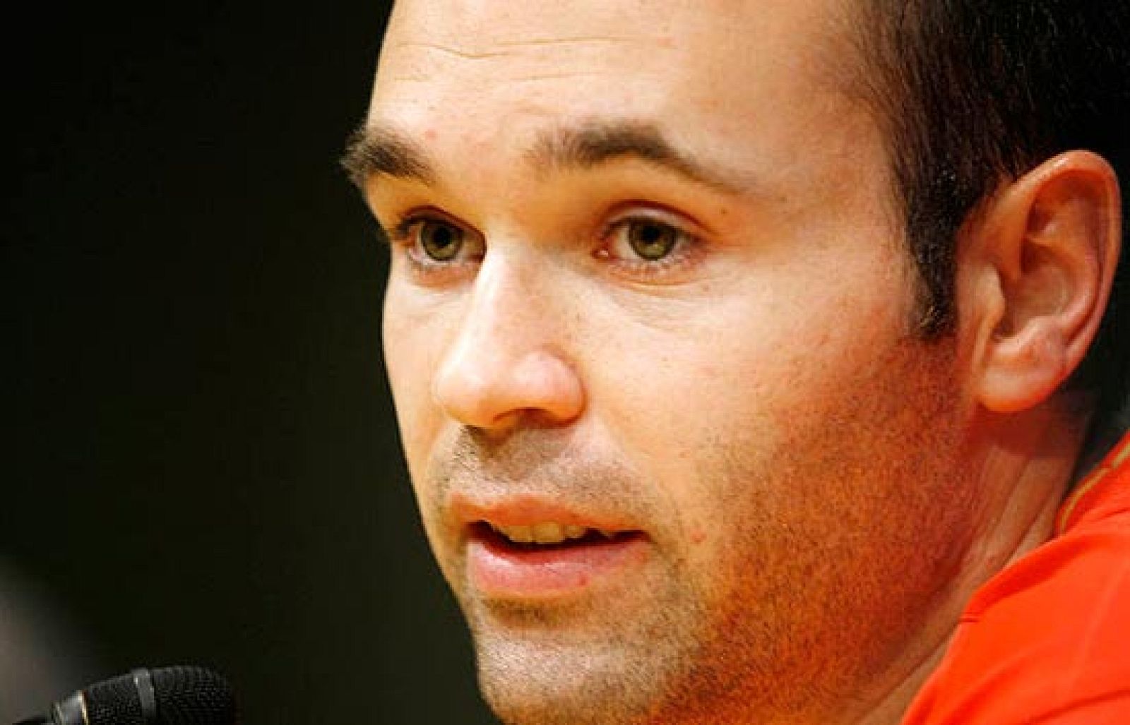 Iniesta presenta su página web