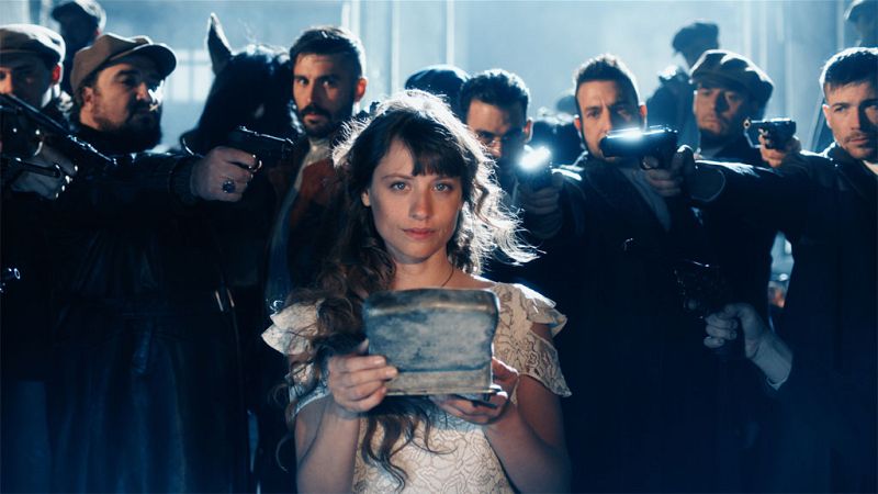 Tr�iler de 'El Continental', la nueva serie de TVE protagonizada por Michelle Jenner y �lex Garc�a