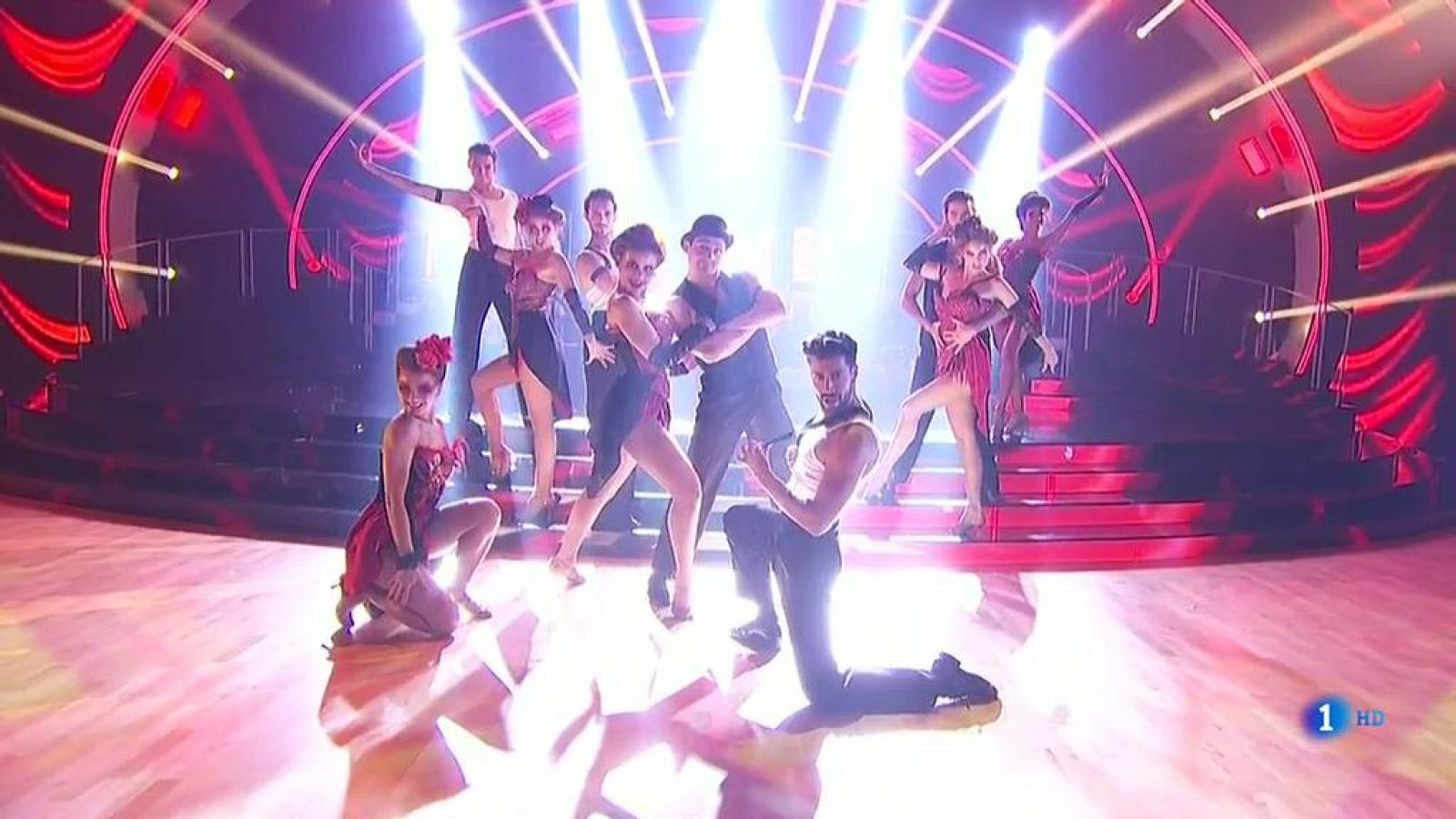 Bailando con las estrellas - Ballet de 'Bailando con las estrellas' baila "Sparkling diamonds"