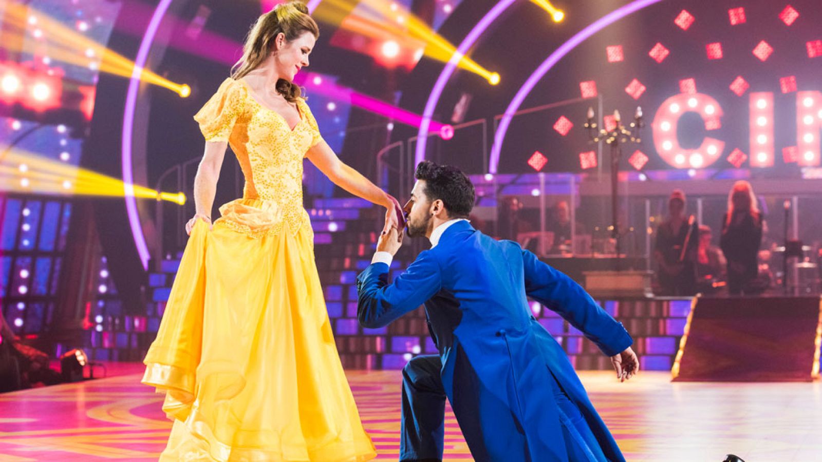 Bailando con las estrellas - Amelia y Rubén Rodríguez bailan "Bella y bestia son"