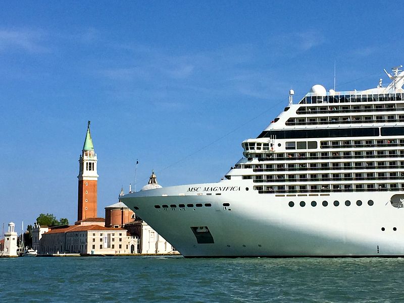 Documentos TV - Turistas, ¡Go Home! - avance