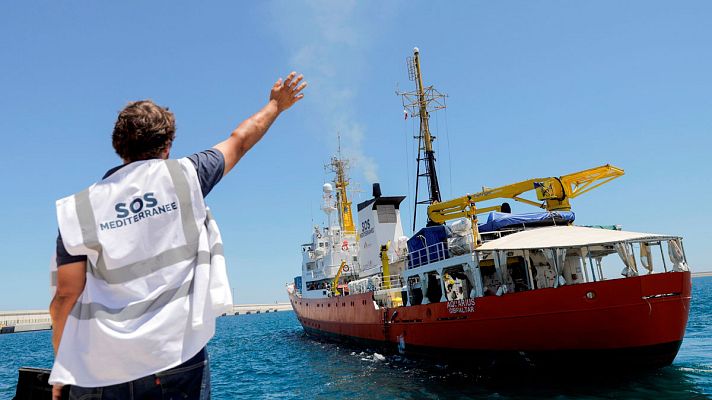 Telediario 1 - El Aquarius zarpa de nuevo rumbo al mediterráneo central