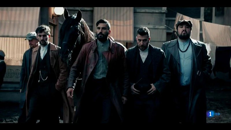 Telediario - Michelle Jenner y �lex Garc�a abren las puertas de 'El Continental'