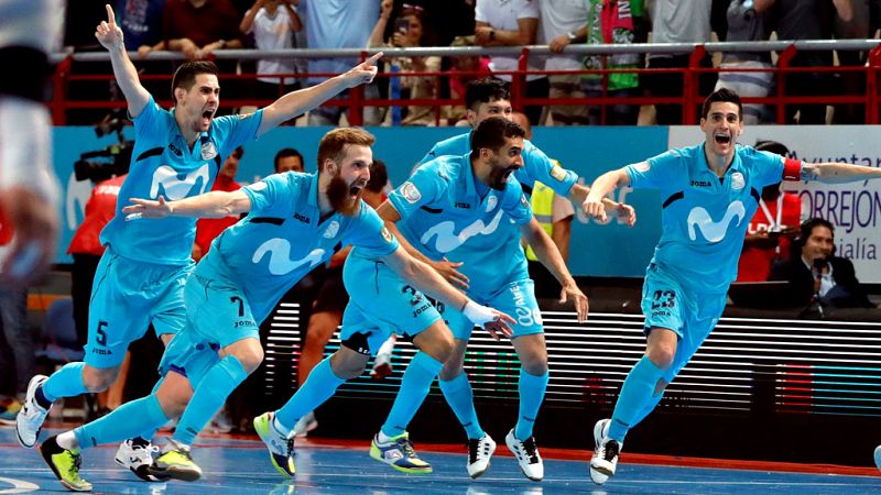 Movistar Inter entr� en la historia del f�tbol sala nacional tras conquistar su quinto t�tulo liguero consecutivo, el decimotercero en total, tras batir al FC Barcelona Lassa en el quinto y definitivo partido de una eliminatoria decidida en los penal