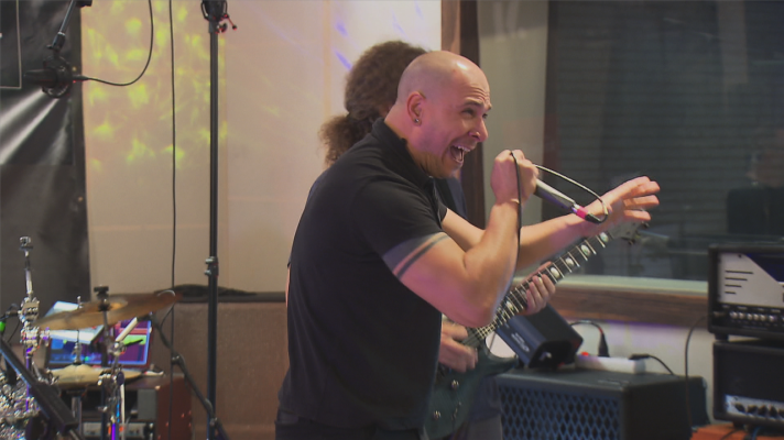 Zona Extra (Vídeo) - VÍDEO - Frequency, 'The brave who stops fear'