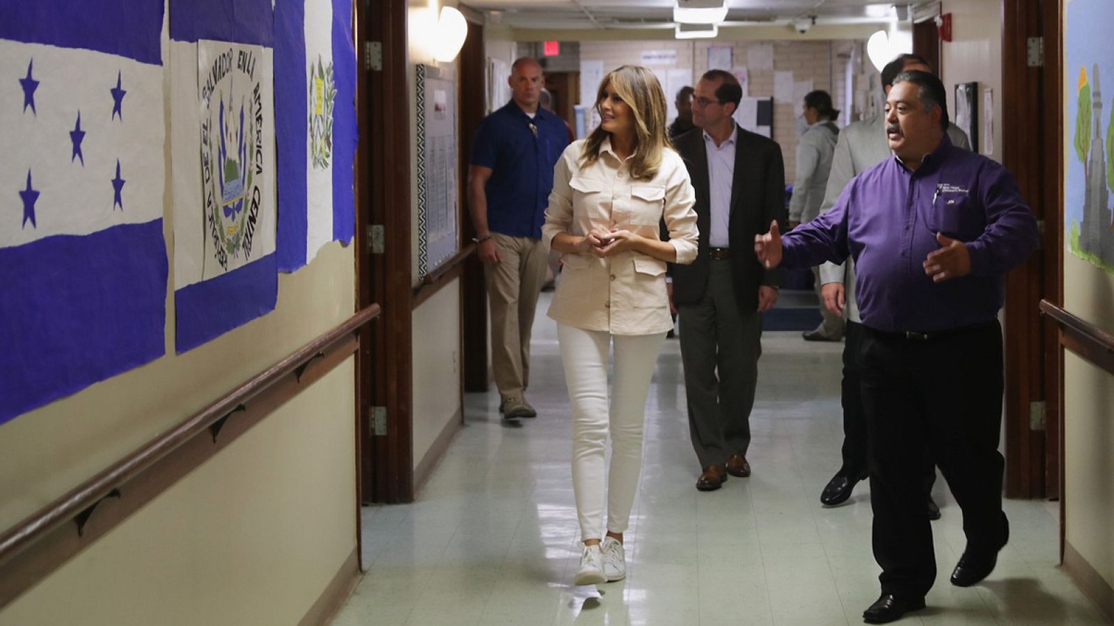 Trump da marcha atrás en las separaciones de las familias inmigrantes mientras Melania visita la frontera