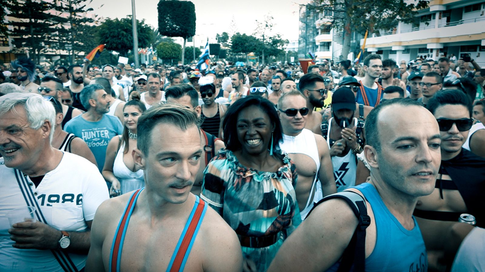 Tribus viajeras - Maspalomas, gay-friendly - ver ahora