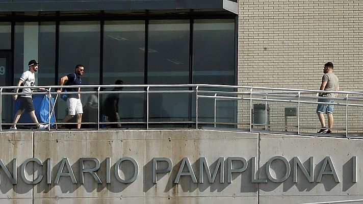 Informativo 24h - Los tres miembros de 'La Manada' encarcelados en Pamplona abandonan la prisión tras pagar la fianza