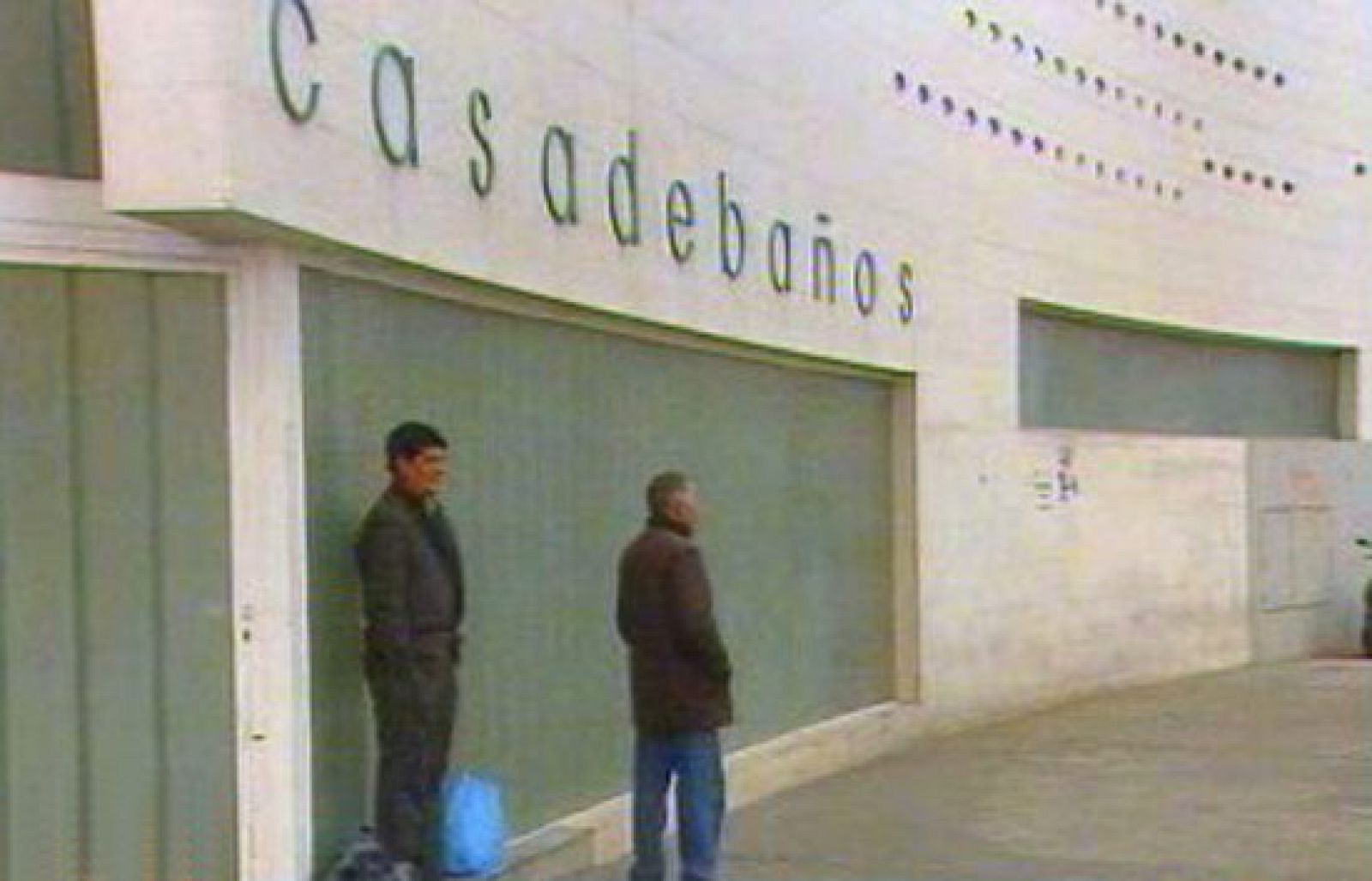 España Directo - Los baños públicos se llenan | Ver