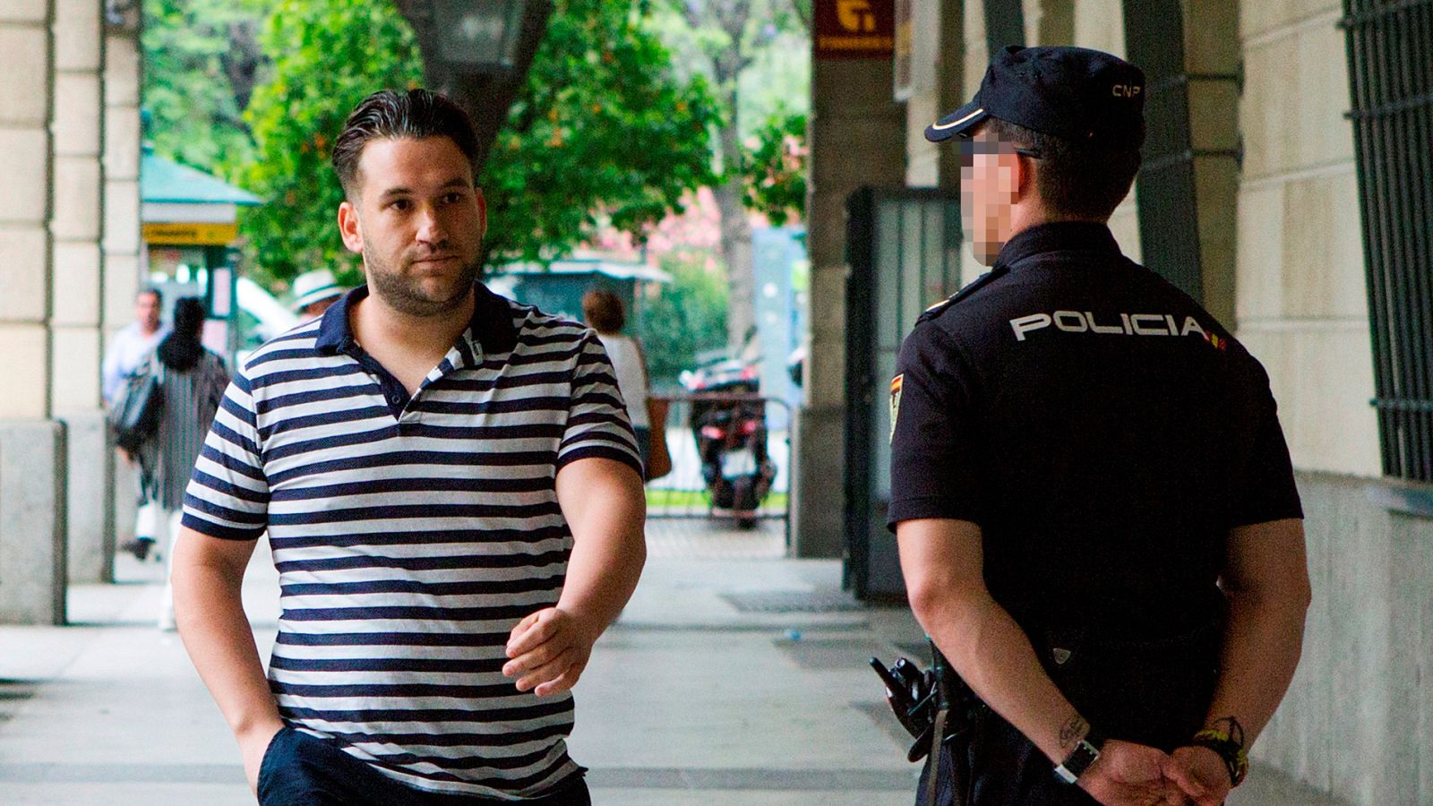 Los cinco miembros de 'La Manada' comparecen en los Juzgados de Sevilla tras su puesta en libertad