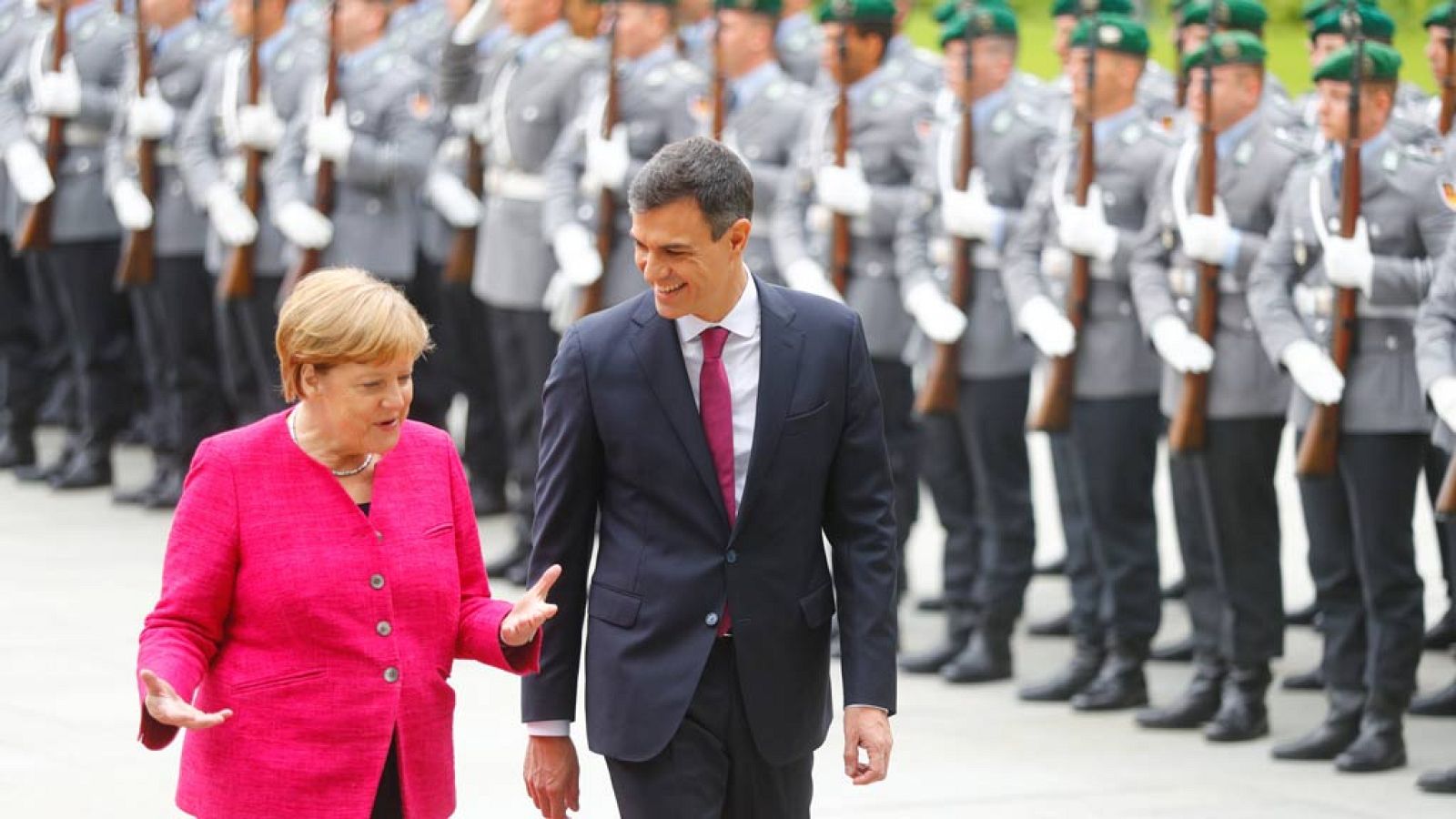 Sánchez y Merkel se reúnen en Berlín para sellar su colaboración ante los retos de la UE - Los desayunos | Ver