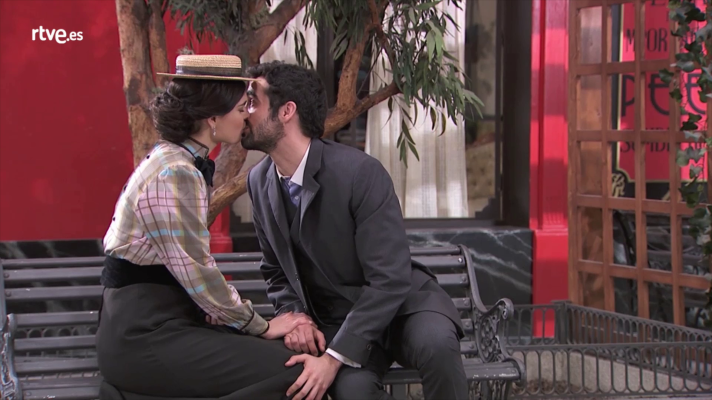 Acacias 38 - Leonor ya no esconde su relación con Íñigo