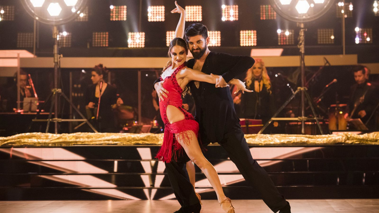 Bailando con las estrellas - Manu Sánchez y Mireya bailan "Quién será (Sway)"