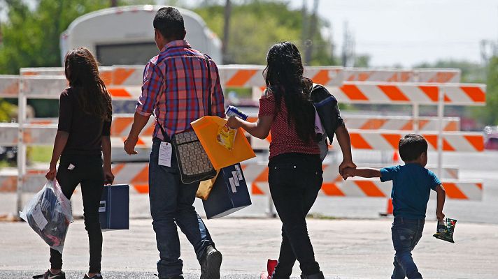 Telediario 1 - Miles de menores entran solos a EE.UU.