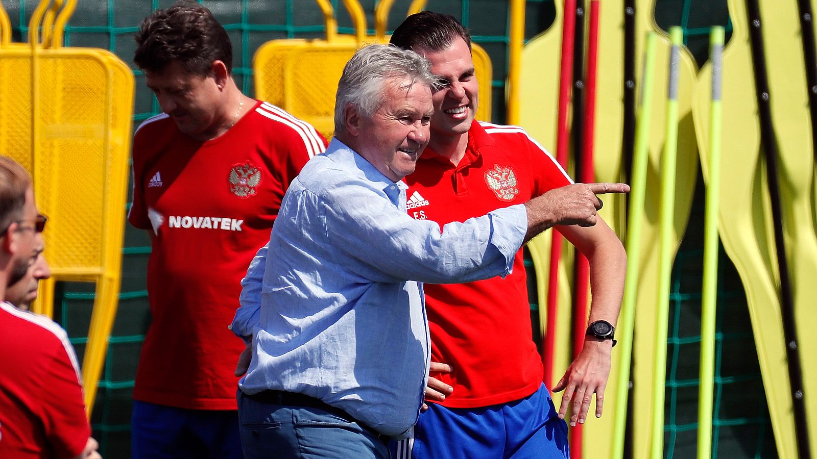 El que fuera seleccionador de Rusia y entrenador de Real Madrid o Valencia, ha elogiado la "profesionalidad" de algunos de los jugadores españoles y del seleccionador, el capitán de su Madrid.