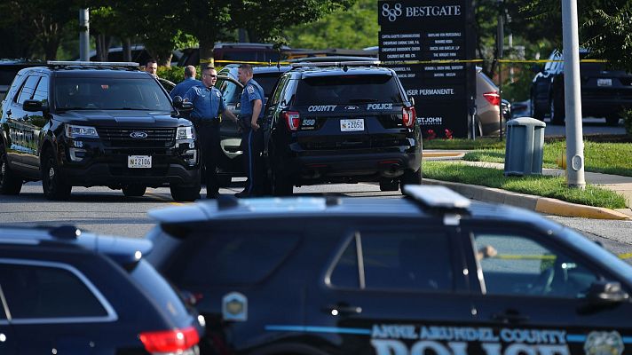 Informativo 24h - Prisión sin fianza y 5 cargos de asesinato para el atacante de un periódico de Maryland, EE.UU.
