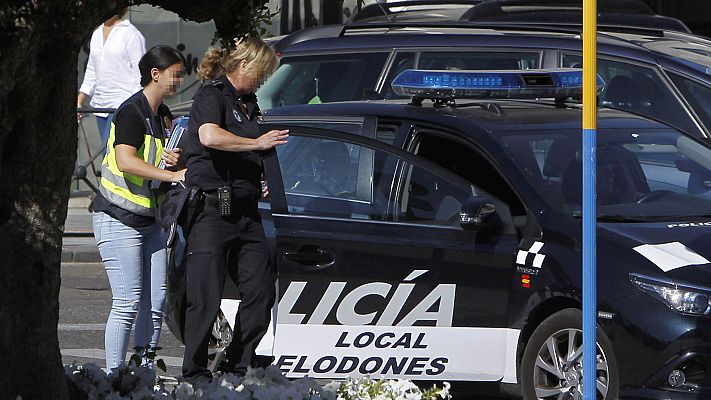 Telediario 1 - Macrooperación contra el amaño de contratos para la gestión del tráfico y multas en cuarenta ayuntamientos de España