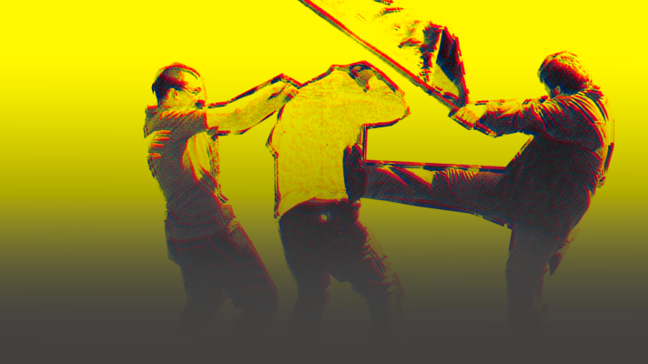 Nosotrxs somos - "Rehabilitar" homosexuales cosiendo balones de fútbol